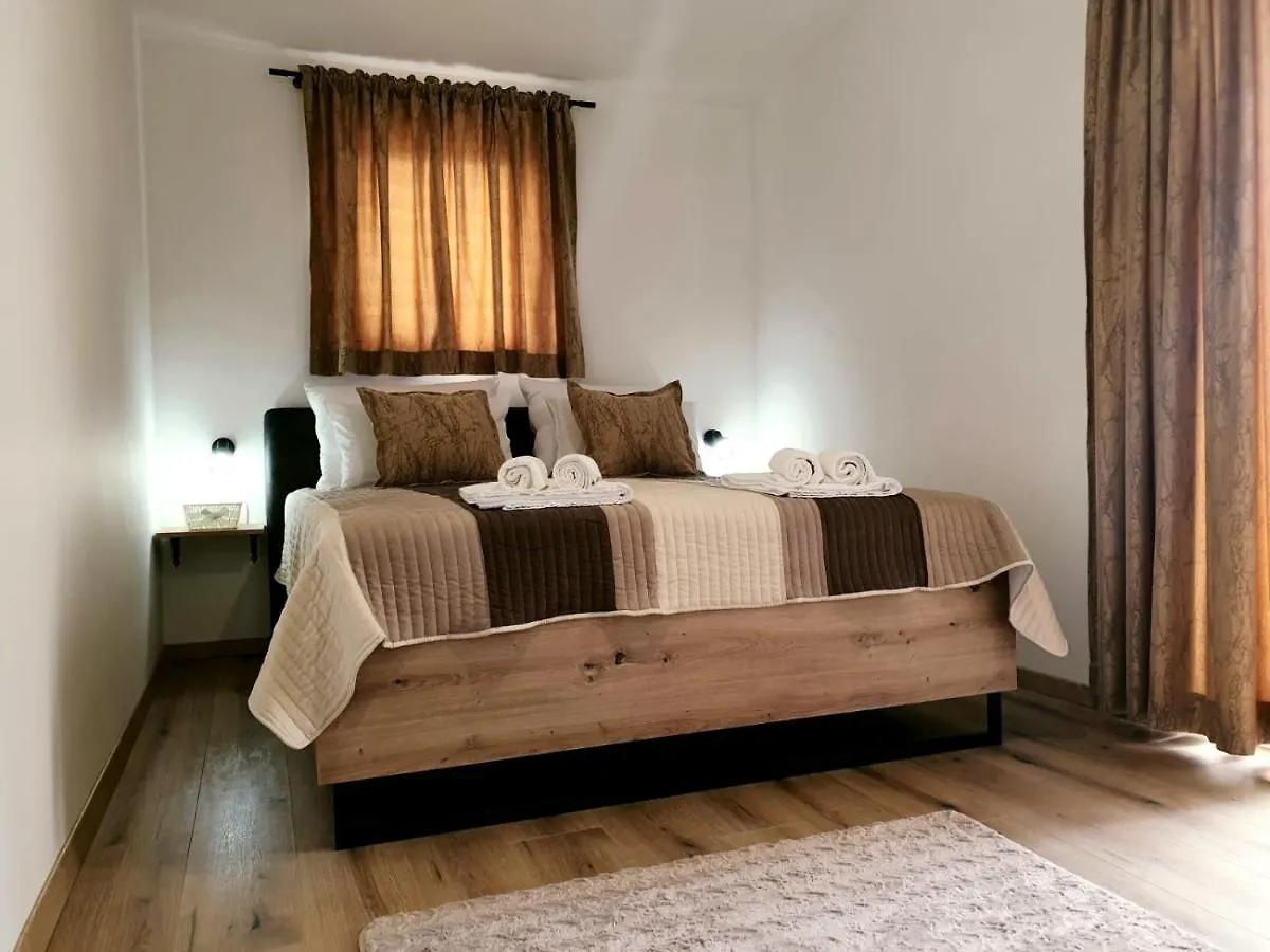 Apartment Mateo Kastela 0*,  Croatia