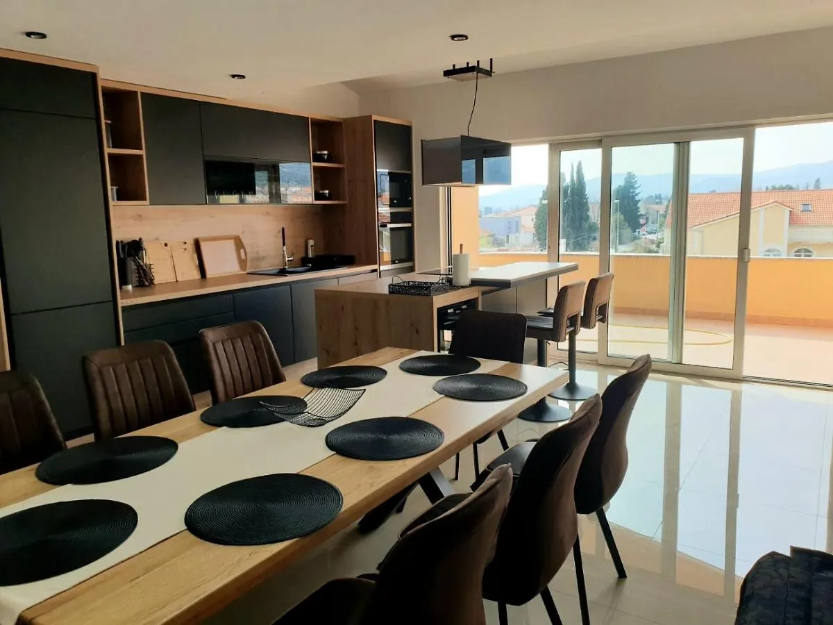 Apartment Mateo Kastela