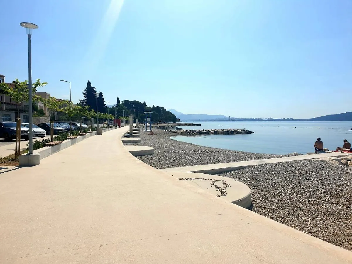 Apartment Mateo Kastela 0*,  Croatia