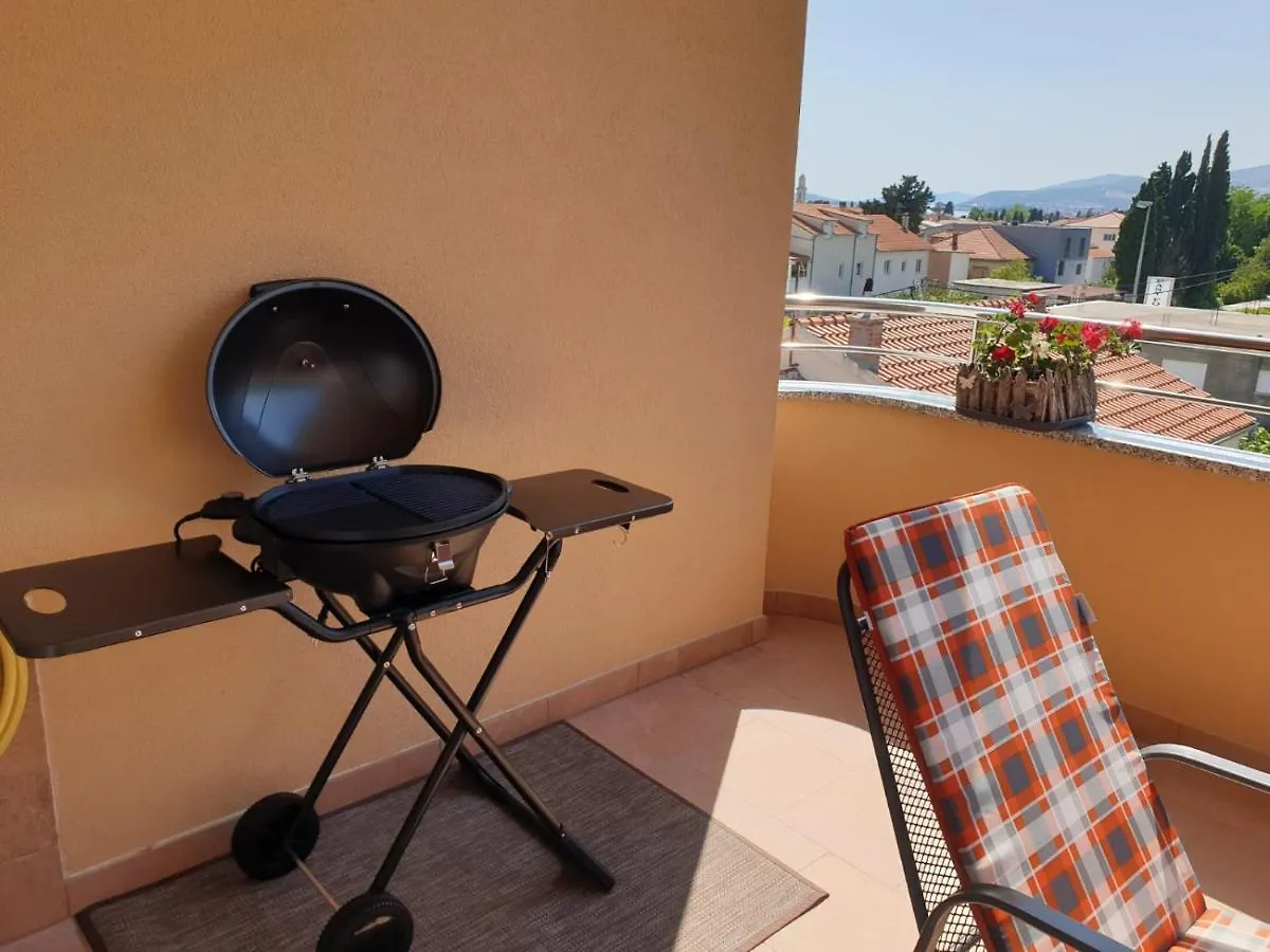 Apartment Mateo Kastela 0*,